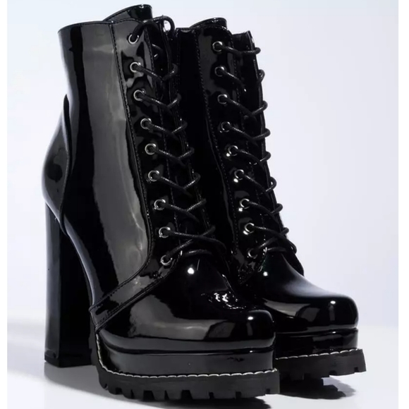 𝙇𝙖𝙨𝙩 𝙎𝙞𝙯 8.5🥇🖤Patent Lug Sole Lace Up Platform Boot - BLACK - Picture 6 of 16
